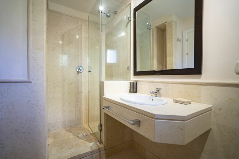 61b35992056058475afd655c2b21a0cf - 15