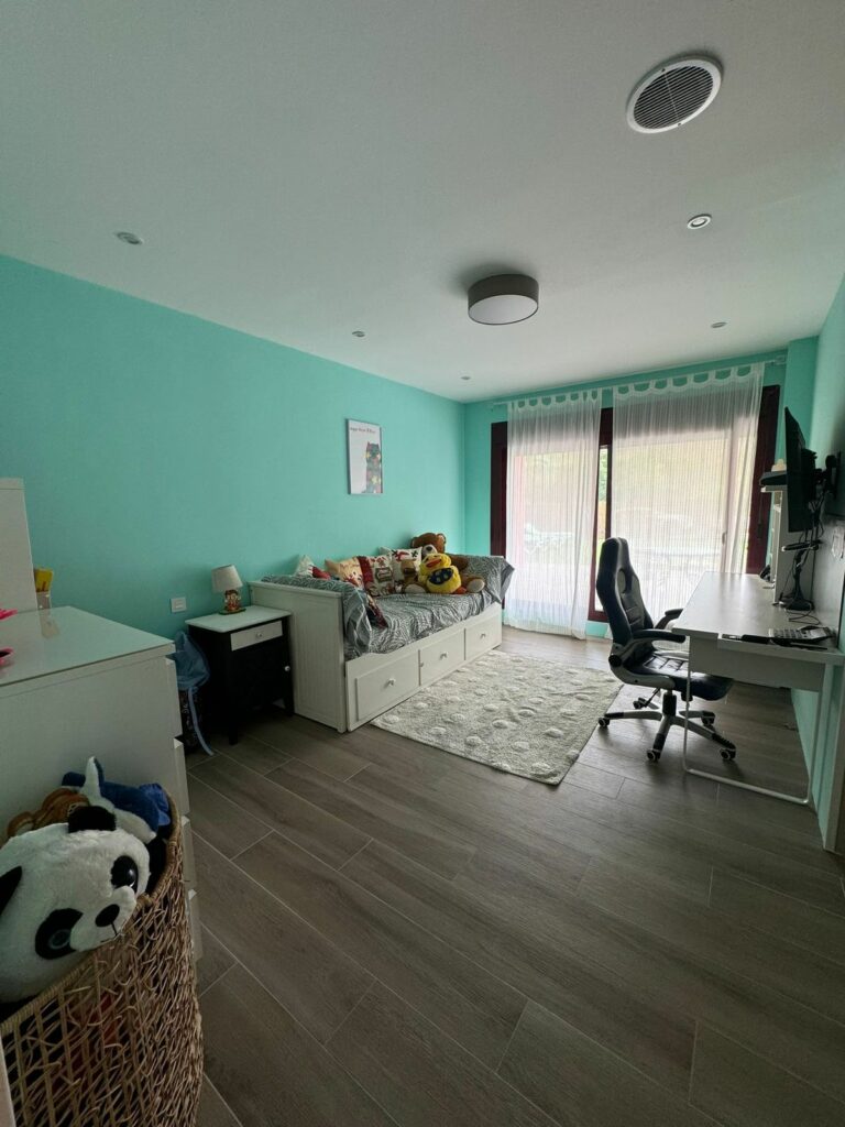 63ae3677e158be3233c42267c4bc32bb - 12