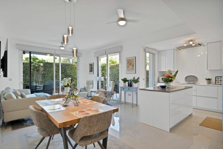 648ee2b4f250c2c63df690858c8555b5 - 14