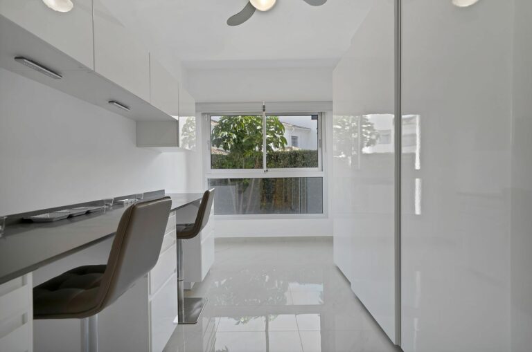 648ee2b4f250c2c63df690858c8555b5 - 16