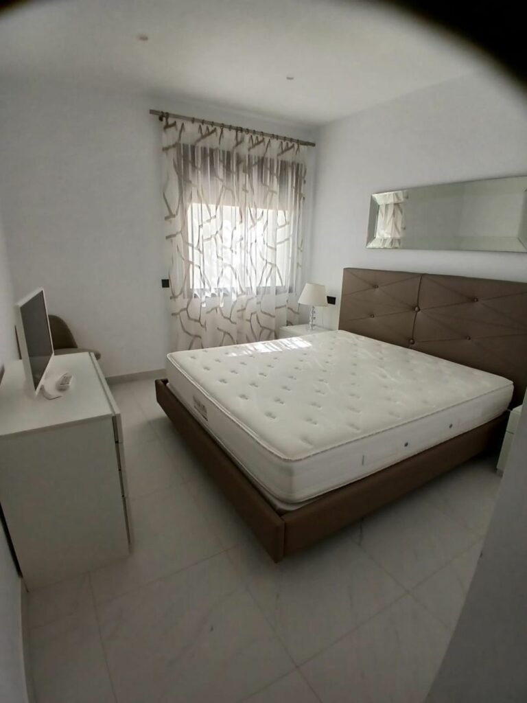 64b15a022e84e127b3c42a72da8ec6d6 - 12