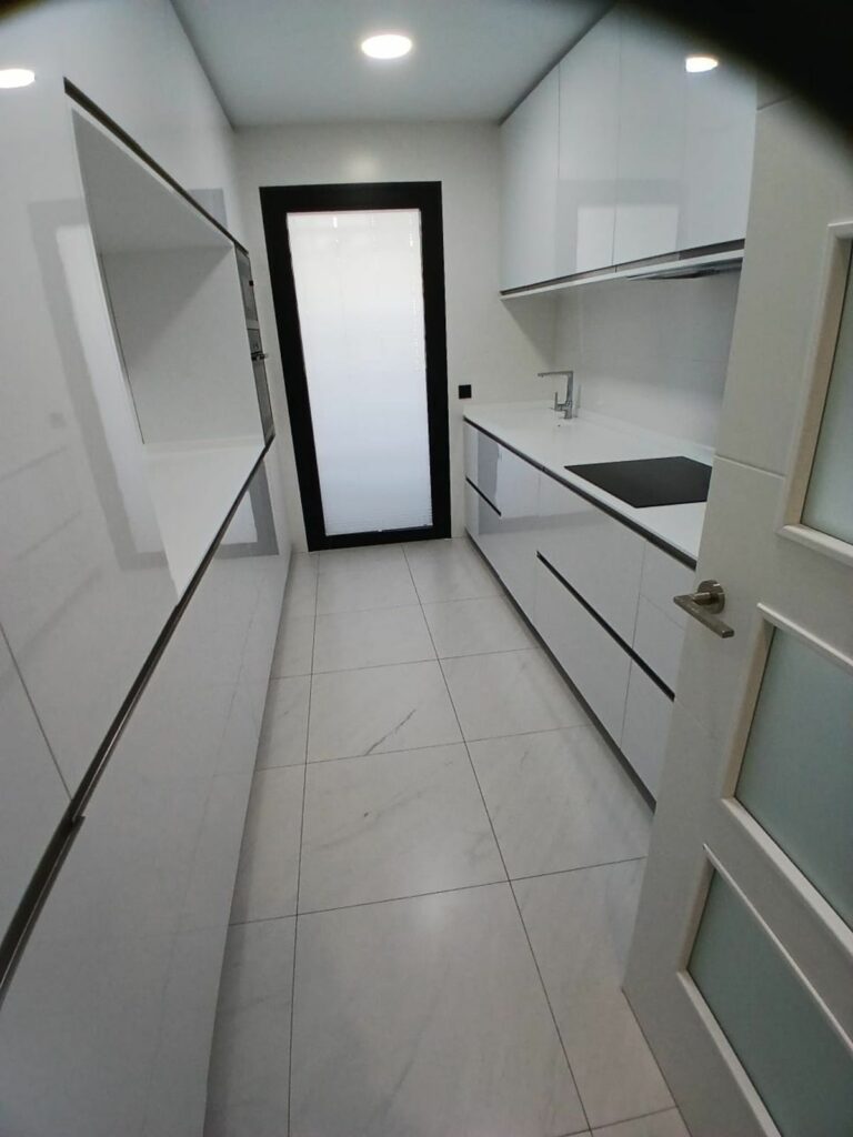 64b15a022e84e127b3c42a72da8ec6d6 - 15