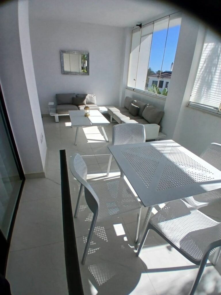 64b15a022e84e127b3c42a72da8ec6d6 - 3