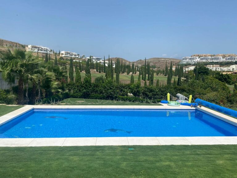 64b1a579a6d307aaddd9e30bacd30d8b - 2