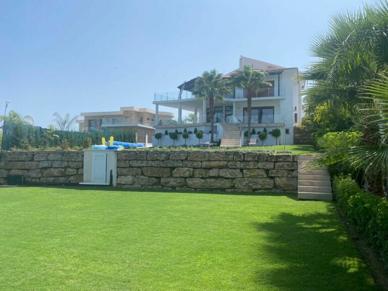 64b1a579a6d307aaddd9e30bacd30d8b - 3