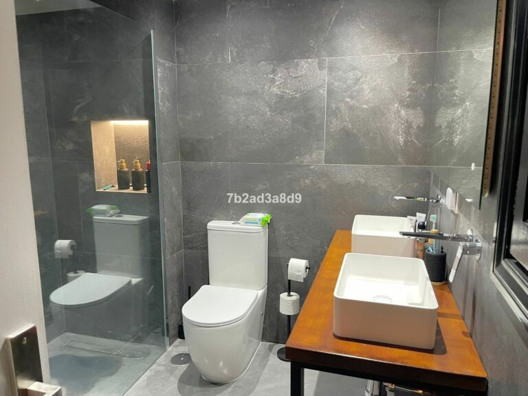 679d22ed3c87f8227567f50bbdd9e41b - 5