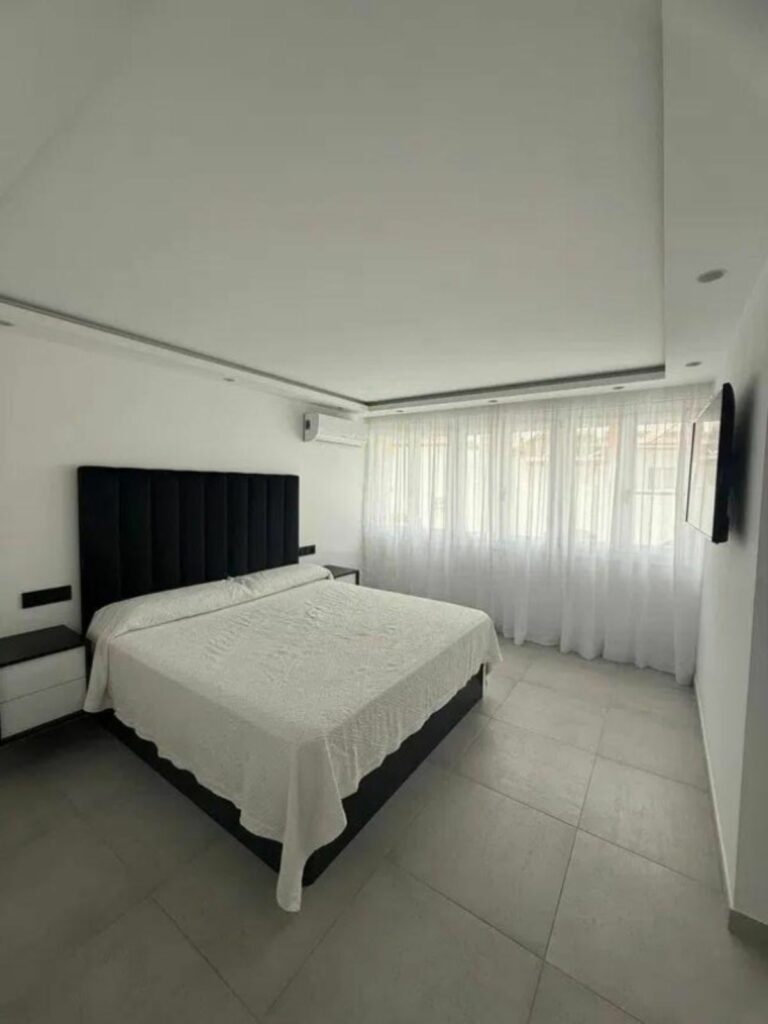 67bfbbcd8534ffcde540968c11414cd5 - 12