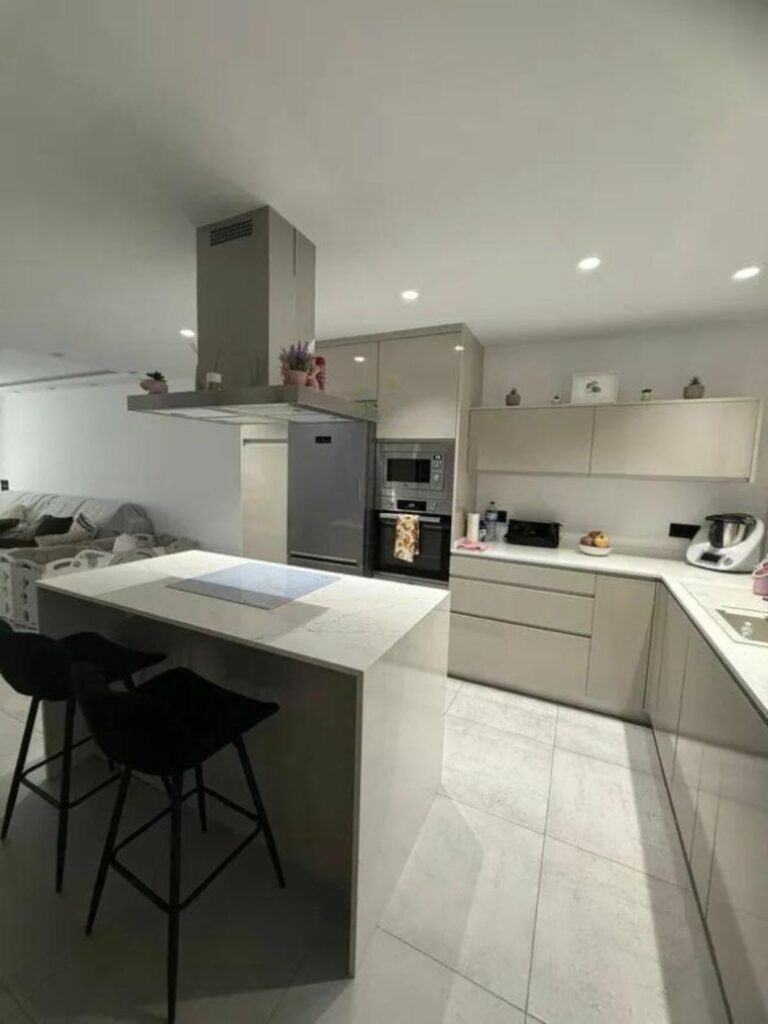 67bfbbcd8534ffcde540968c11414cd5 - 3