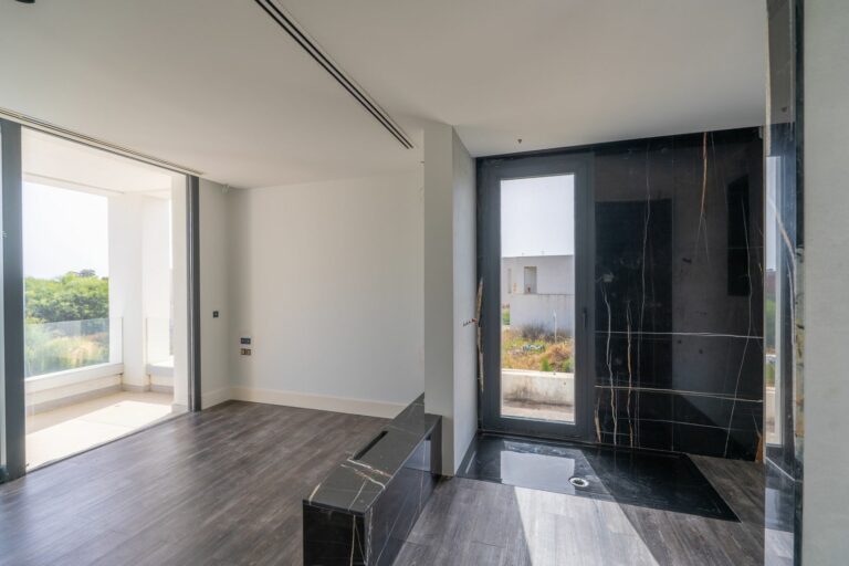 6924ca231a2cee6a062a94eadc3b6e82 - 14