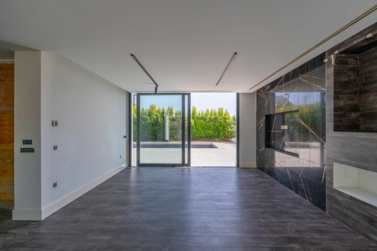 6924ca231a2cee6a062a94eadc3b6e82 - 8