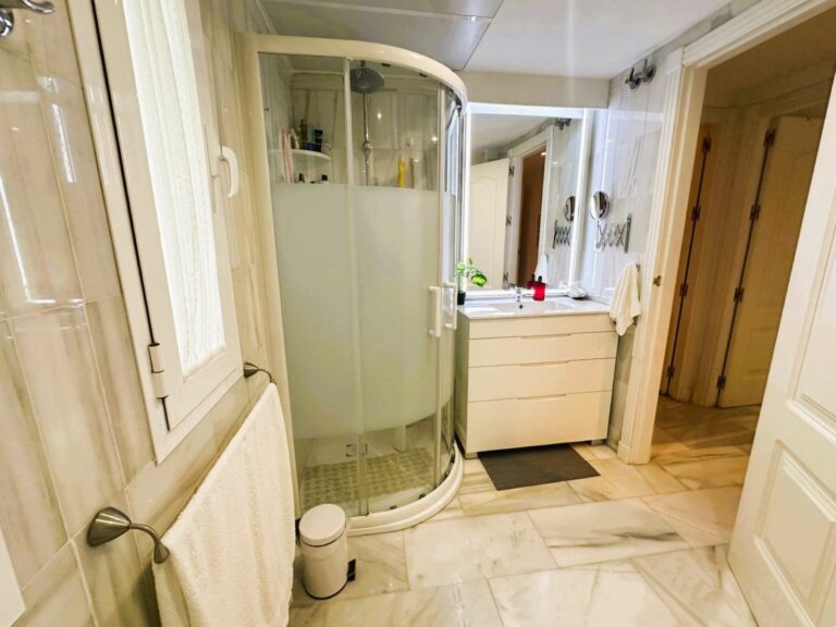 69609c65c2e3d2f7208f8976fa20b562 - 16