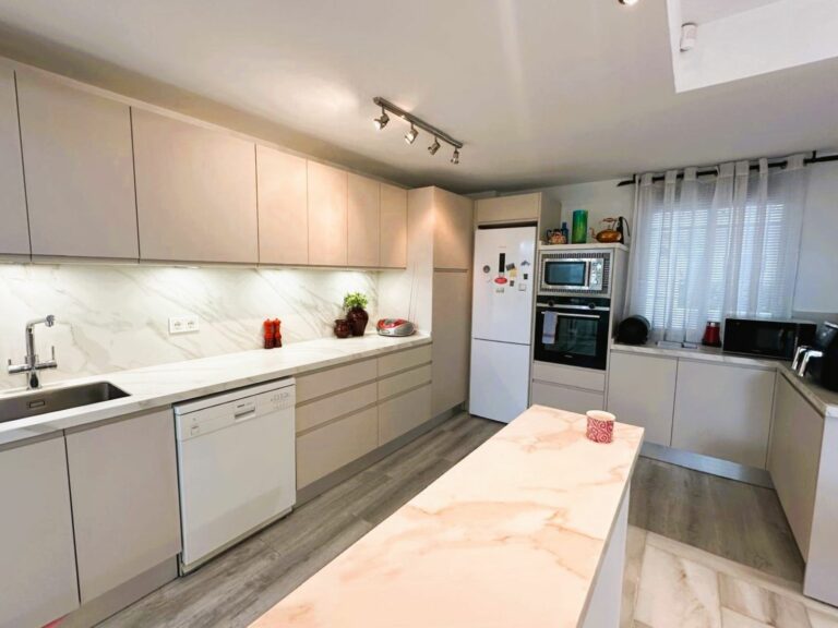 69609c65c2e3d2f7208f8976fa20b562 - 8