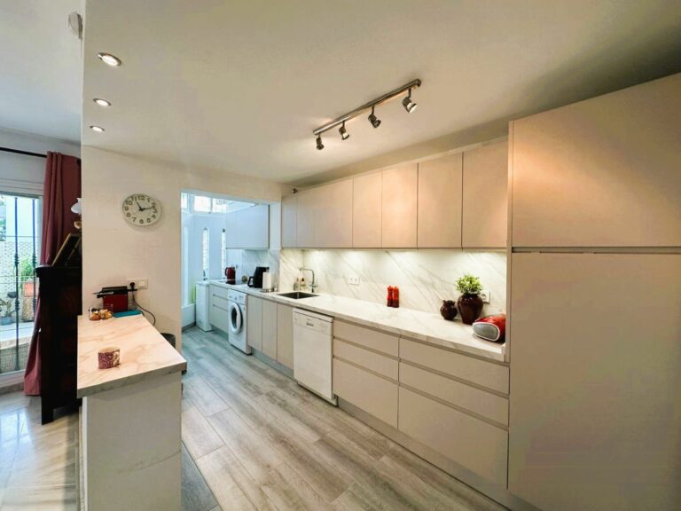 69609c65c2e3d2f7208f8976fa20b562 - 9