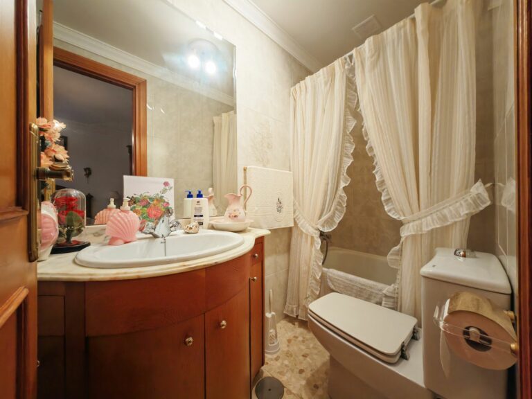 69bd6b231cae341184c25e76c4e5df4c - 13