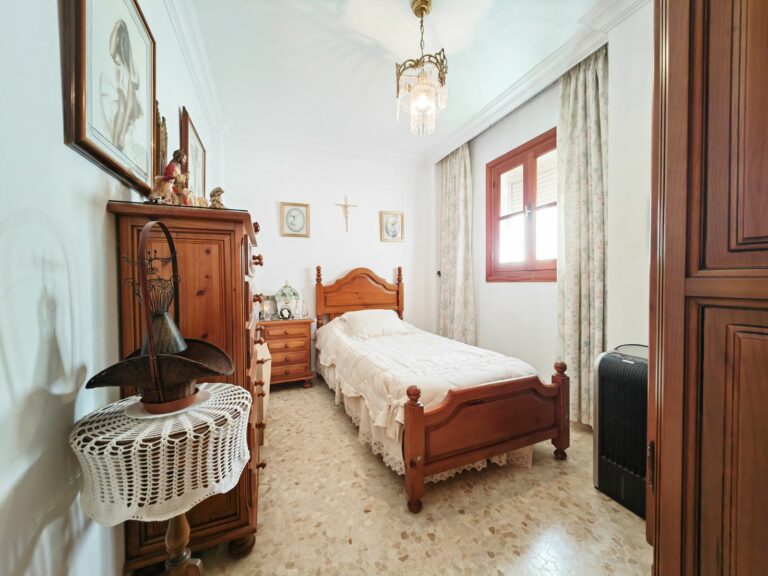 69bd6b231cae341184c25e76c4e5df4c - 14