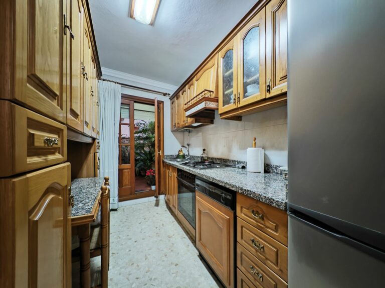 69bd6b231cae341184c25e76c4e5df4c - 9