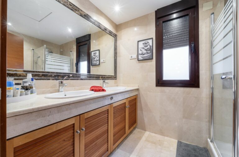 69fab93570eb9c18cb218f1d519e2838 - 14