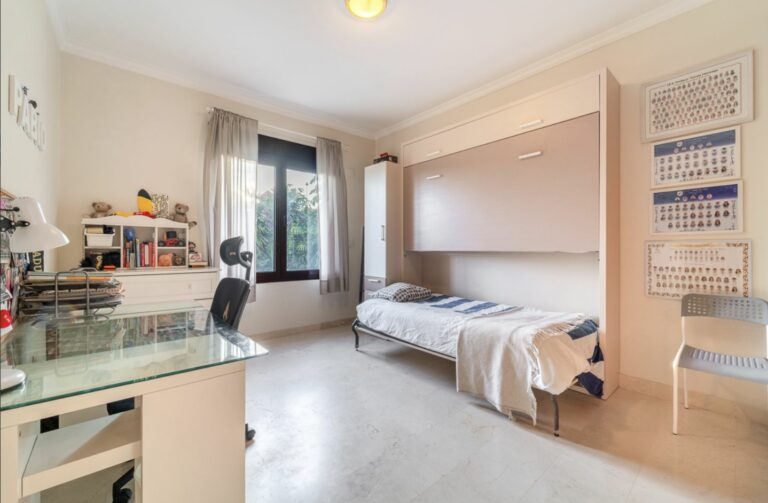 69fab93570eb9c18cb218f1d519e2838 - 15