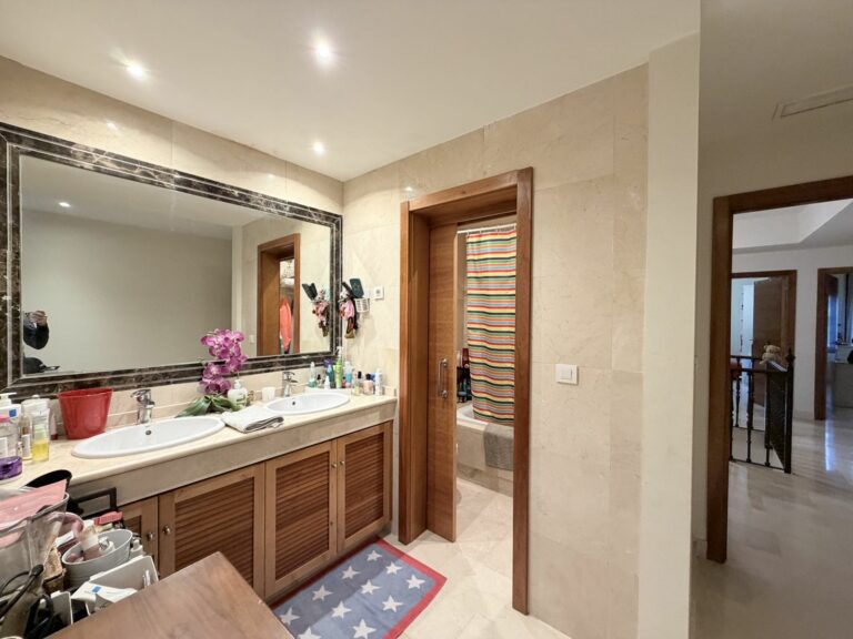 69fab93570eb9c18cb218f1d519e2838 - 16