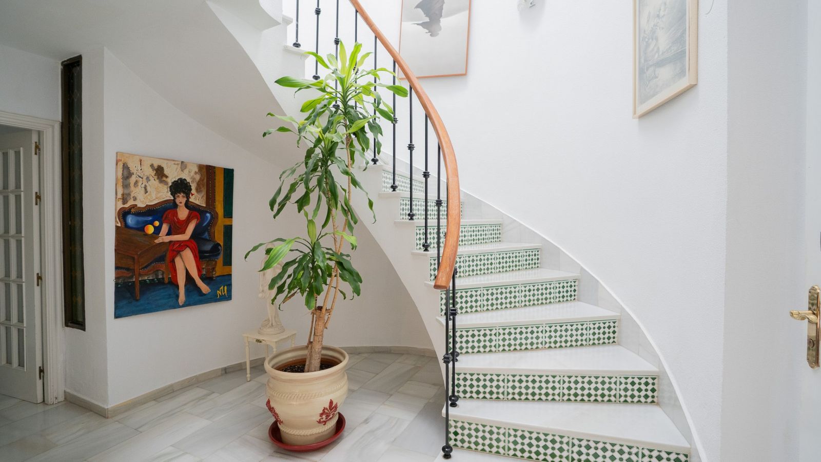 6cba803e52e24a6a19ad1de36bc4d9d9 - 15