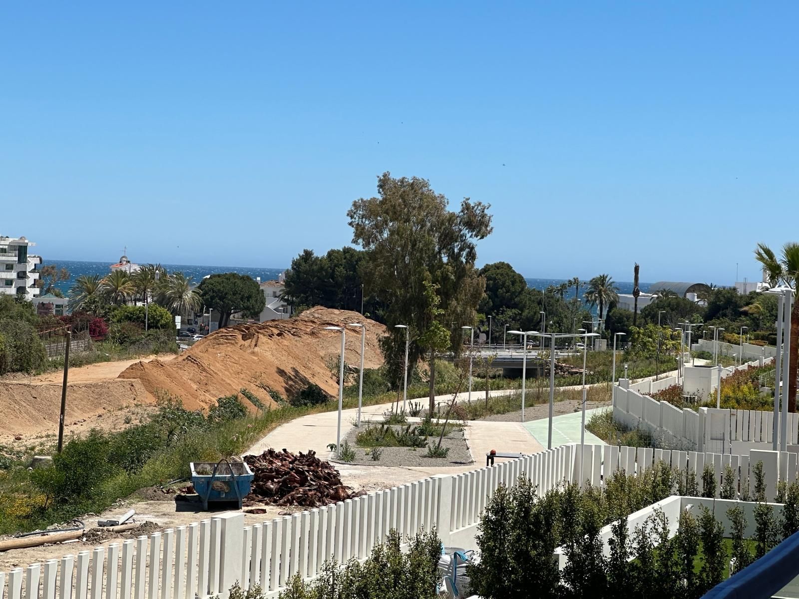 71915b675496db665844fb4261e20c26 - 13