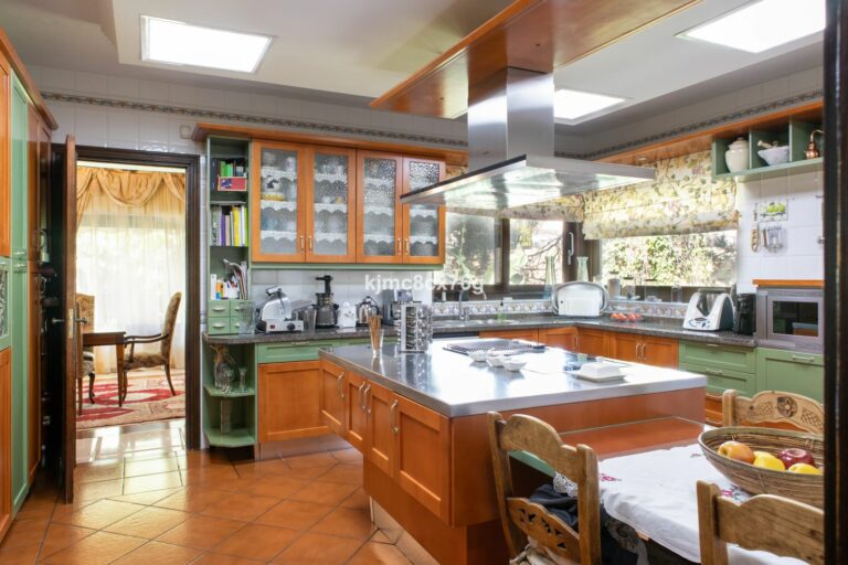 7273c0f51e534cf647dc171f0bf2422c - 15