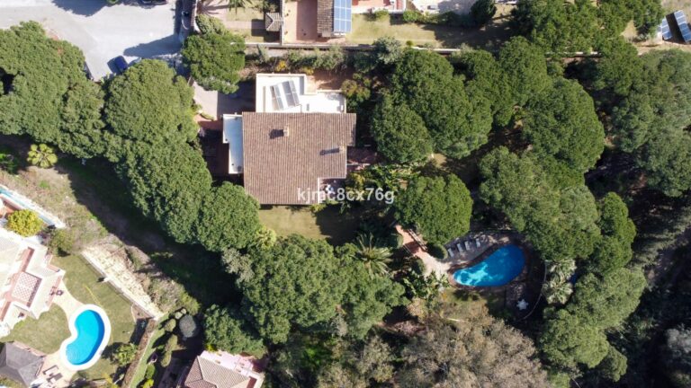 7273c0f51e534cf647dc171f0bf2422c - 2