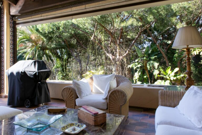 7273c0f51e534cf647dc171f0bf2422c - 7