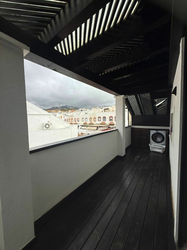 736231c9cc5c5863cb9d6117c21d48d9 - 10