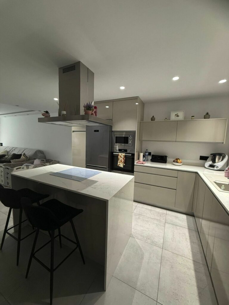 736231c9cc5c5863cb9d6117c21d48d9 - 4