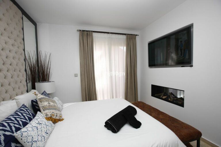 73fac7e615f892c1804052e7e79523df - 12