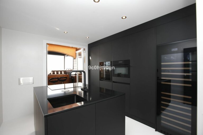 73fac7e615f892c1804052e7e79523df - 9