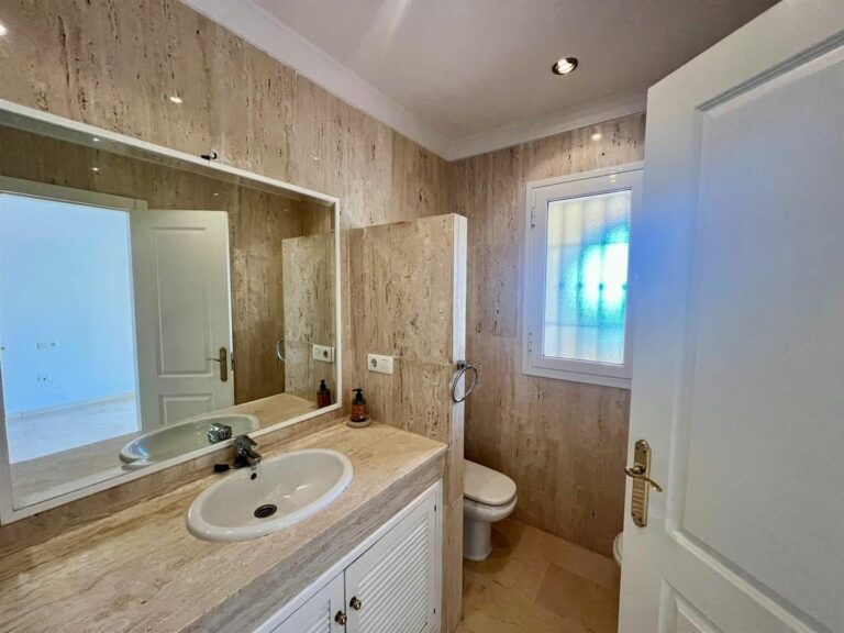 74608da20a7aa26e0fe6d9e4f72ed978 - 16