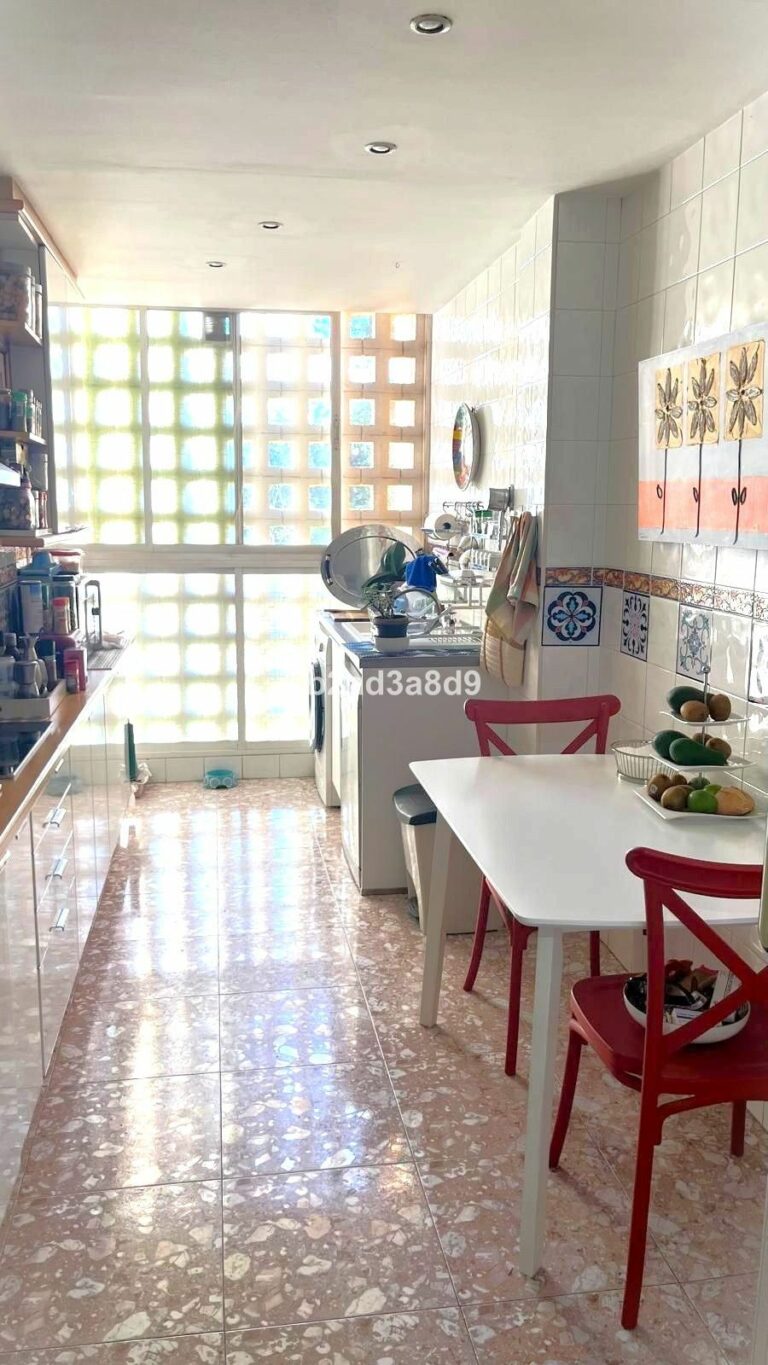 751e9dba9d4ff3e2bfa8c866c4343e4d - 12