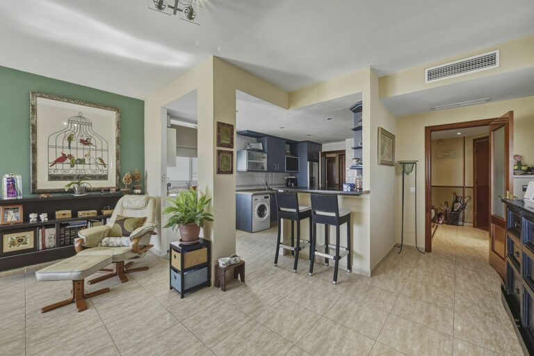 7561b86e87f1c2ae0f1dfab01f375e06 - 2