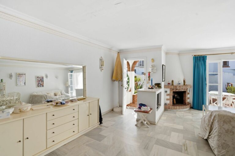 75ca384f773603386d129f0b97e61c8e - 10