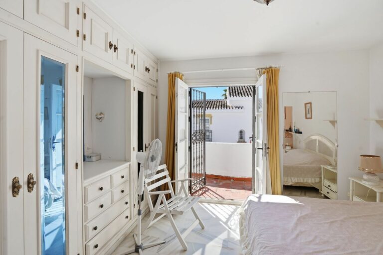 75ca384f773603386d129f0b97e61c8e - 15