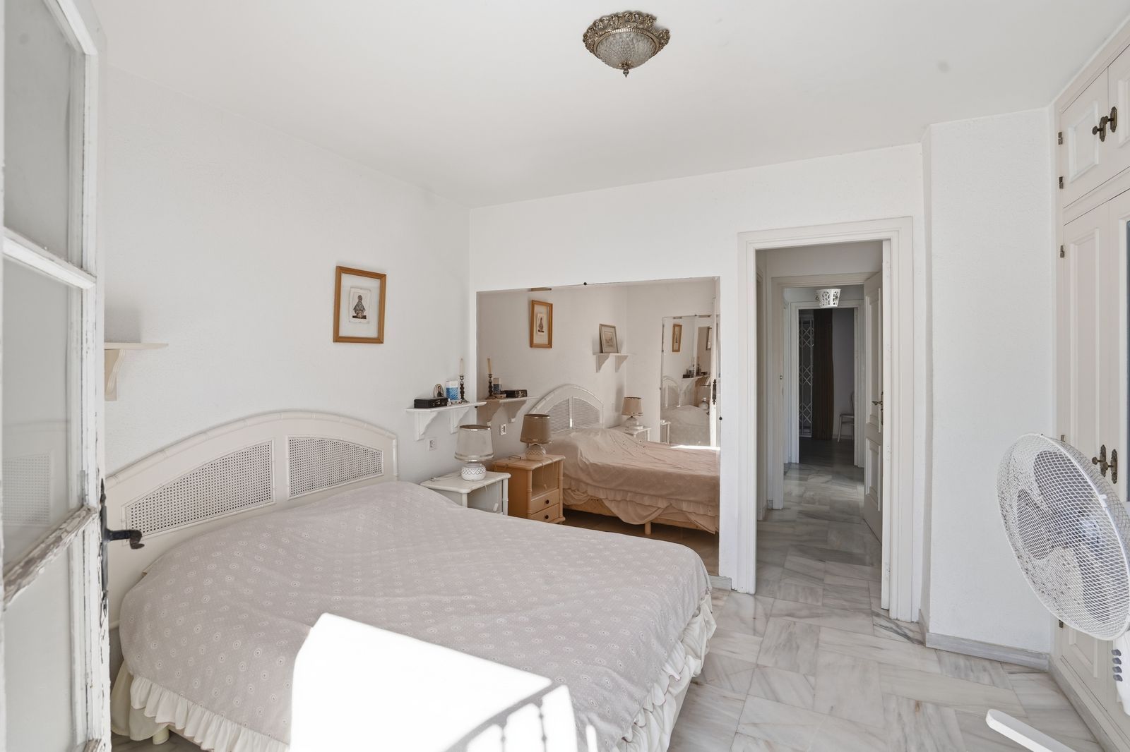 75ca384f773603386d129f0b97e61c8e - 16