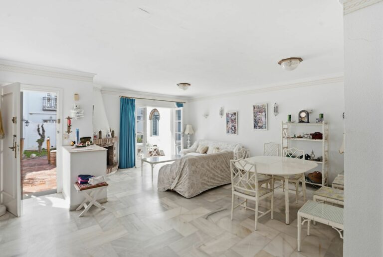 75ca384f773603386d129f0b97e61c8e - 3