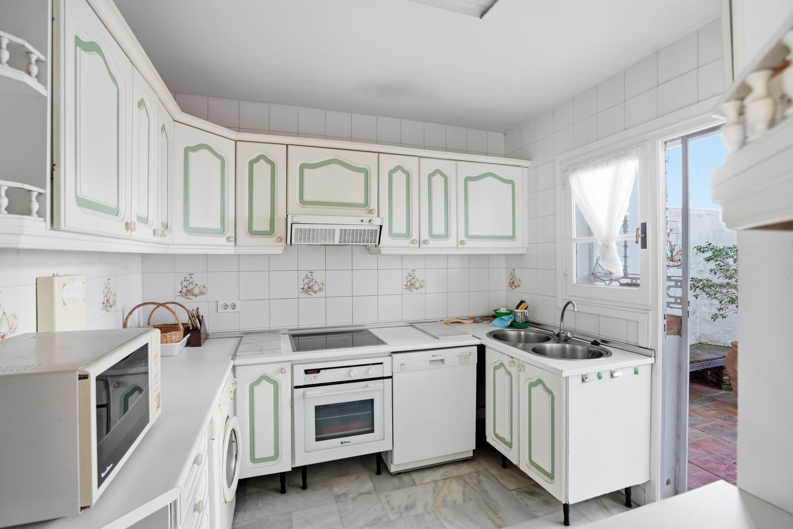 75ca384f773603386d129f0b97e61c8e - 7