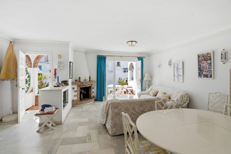 75ca384f773603386d129f0b97e61c8e - 9