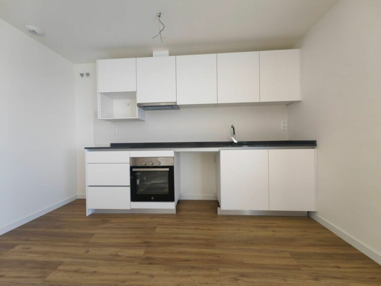 76c0465b96ef937eaec15db63ffcf1ff - 10