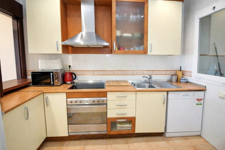 77cdda93dc9c0b4a2aaece5f82841ef4 - 10