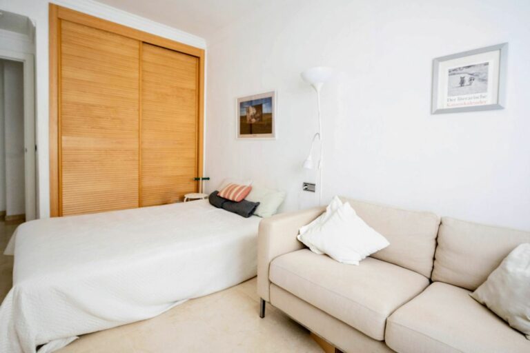 78481014a64faf7db740ed90c678bb32 - 12