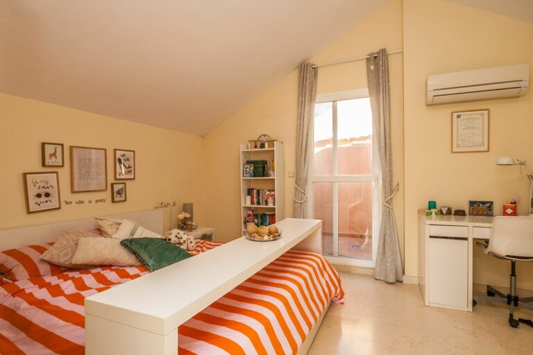 79583de5a2c1405c35809c070dc40c14 - 6