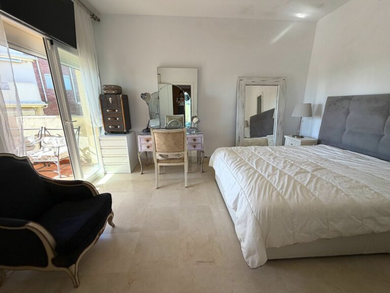 7a30c3e0fc345a77e3ae2bfee443bb7a - 16