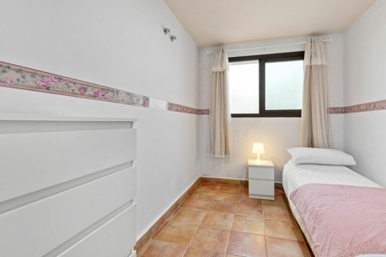 7a4af4d0c5904f2ad813217683c5e541 - 14