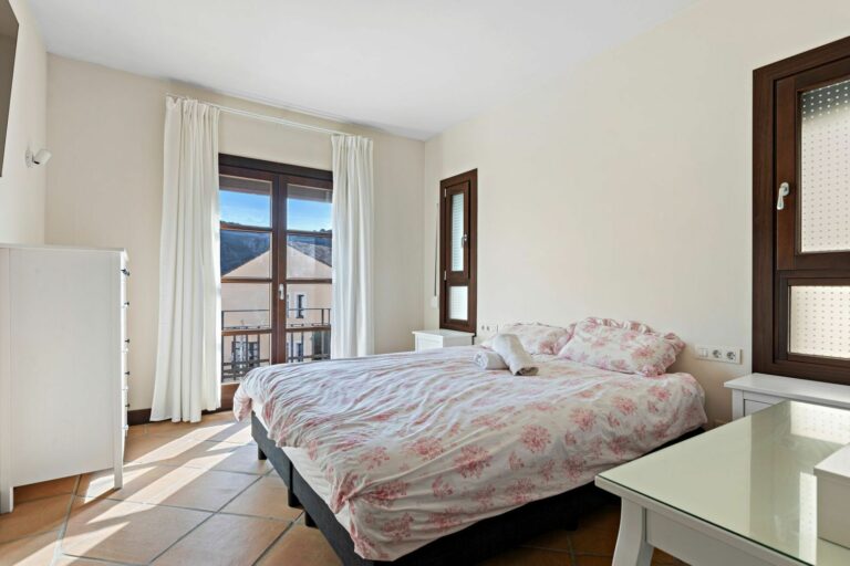 7a4af4d0c5904f2ad813217683c5e541 - 3