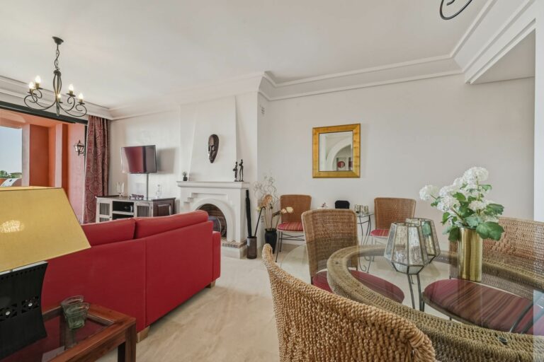 7ab42b677fb209a221ac1967a508a9ca - 15