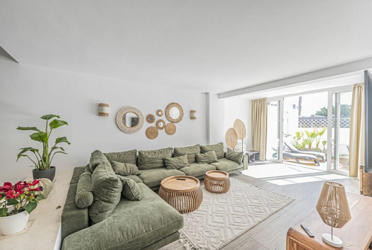 7e1ae9490bc5afd84f8da94dbcb29093 - 2